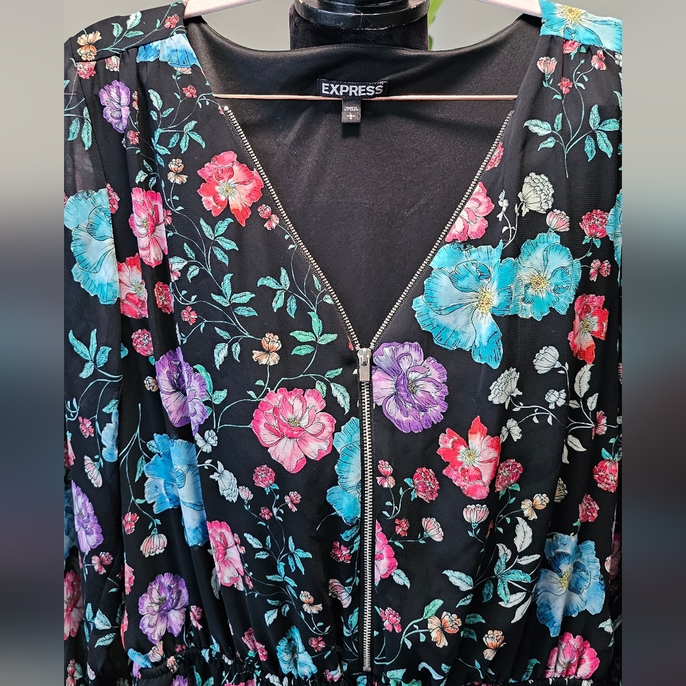 Express Romper - Picture 4 of 6